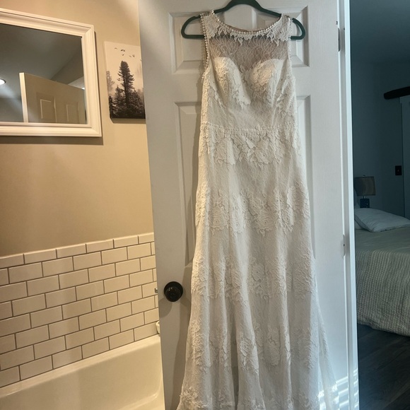 Galina Dresses & Skirts - Elegant Lace Wedding Dress